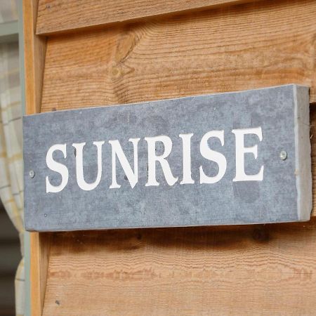 Sunrise Stable Villa สปอลดิง ภายนอก รูปภาพ